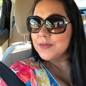 Meet your Posher, Denise